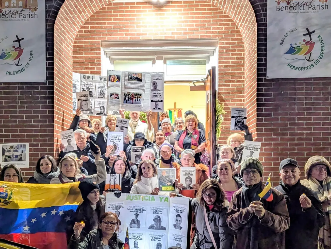 Para los venezolanos en Estados Unidos, unas semanas vertiginosas y muchas emociones encontradas