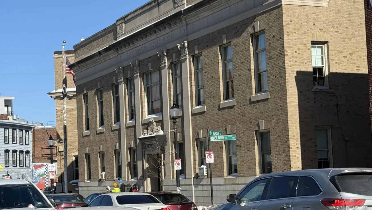 Hubo más de 600 detenciones de ICE en los tribunales de Massachusetts el año pasado. Aquí te contamos dónde ocurrieron