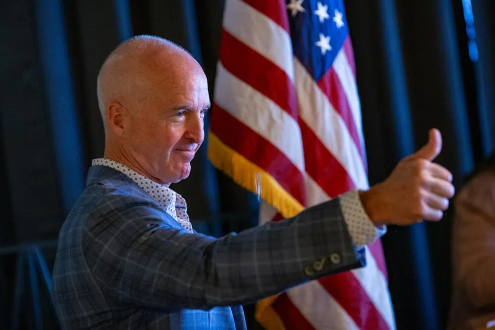 El republicano Minogue se postula a gobernador de Massachusetts con apoyo financiero, sin ser político tradicional y con experiencia en negocios