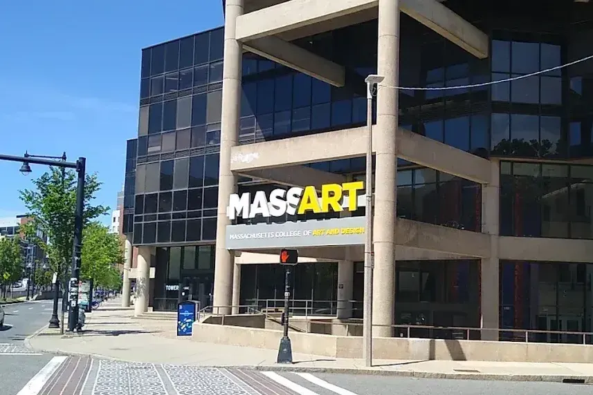 Massachusetts anuncia programa de "co-ops" pagados en universidades públicas