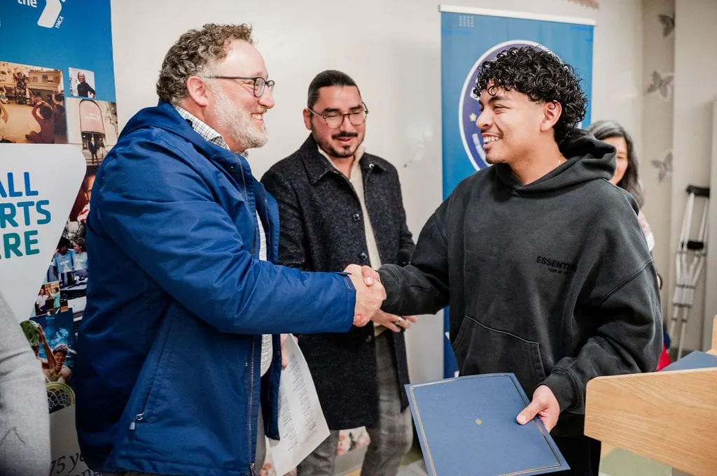 EASTIE Coalition y NeighborHealth celebran la apertura de un espacio juvenil en el YMCA de East Boston