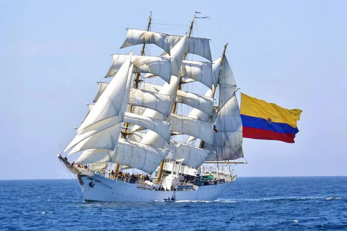 El velero ARC Gloria de Colombia llega a Boston en julio