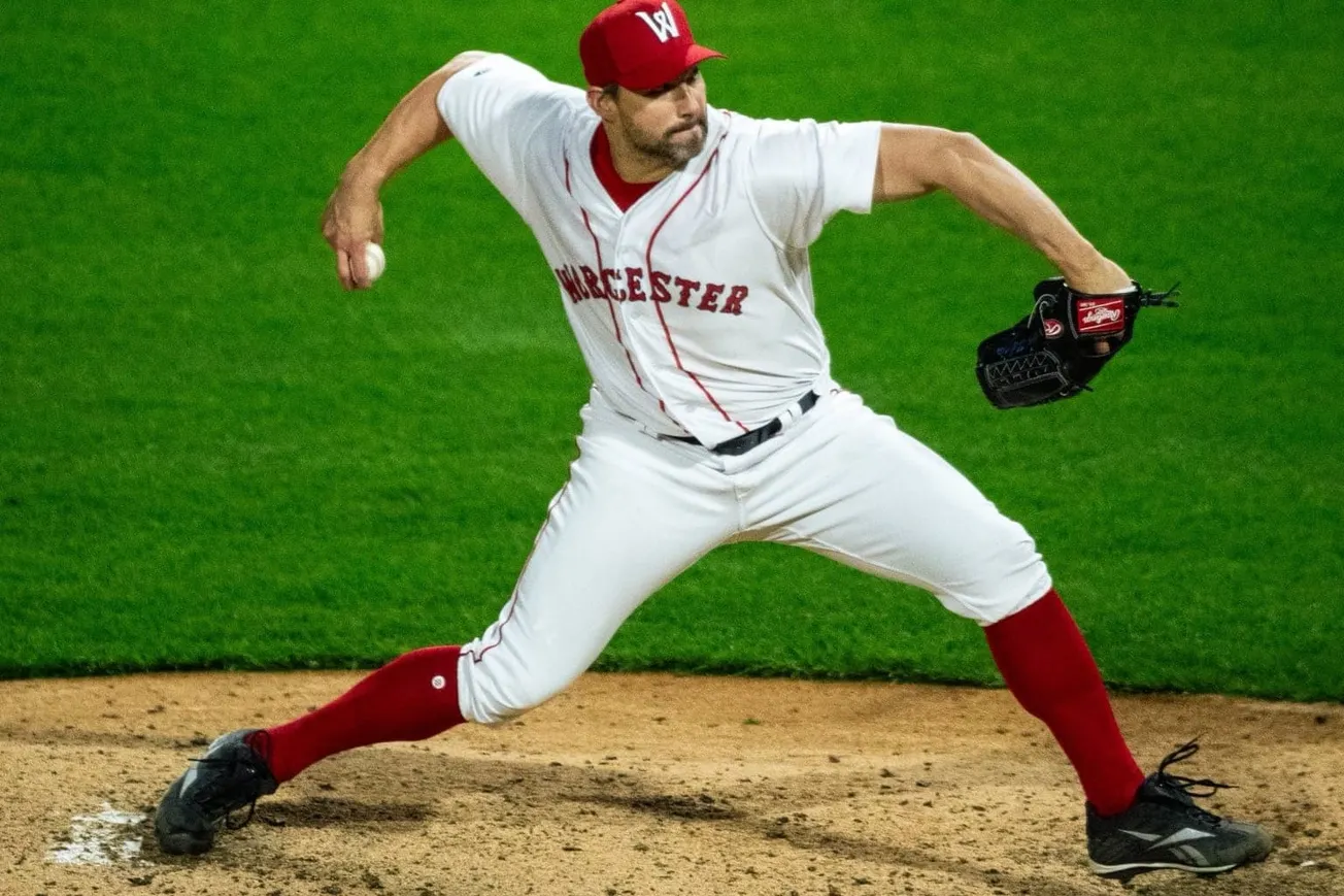 Los Red Sox refuerzan su bullpen con el veterano Tommy Kahnle