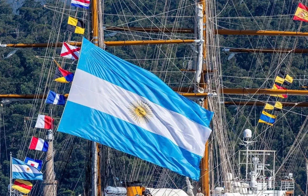 El velero de la Armada Argentina, uno de los más grandes y rápidos del mundo, estará en Boston