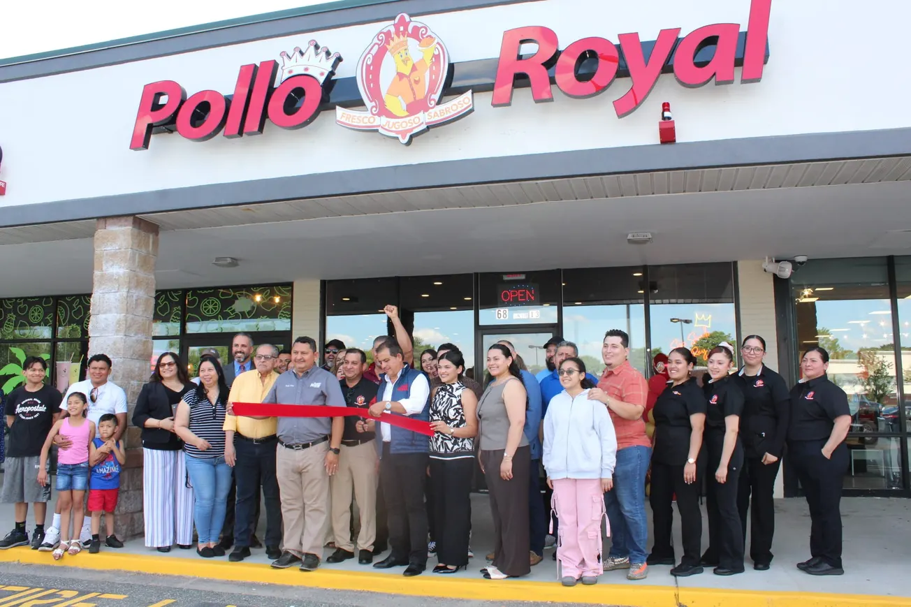 Pollo Royal inaugura su octava ubicación en Worcester, Massachusetts