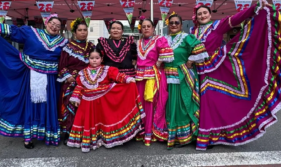 La Fiesta Fútbol en Chelsea continúa convocando a vendedores, negocios de comida y artistas