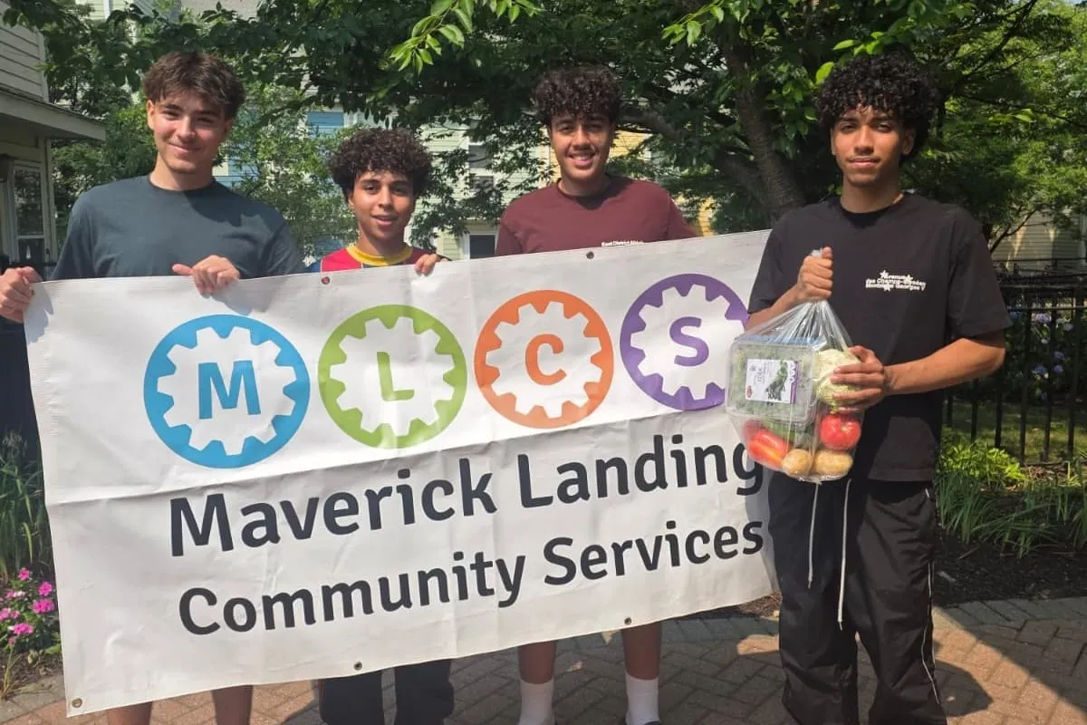 Nuevo mercado de MLCS busca facilitar el acceso a comida fresca en East Boston