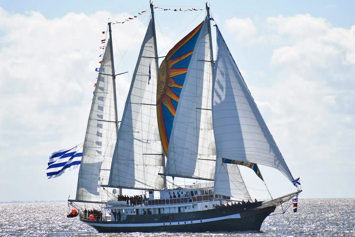 Uruguay trae su velero histórico a Sail Boston 2026