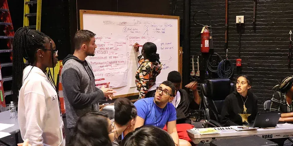 El Boch Center impulsa el liderazgo juvenil a través de las artes este verano