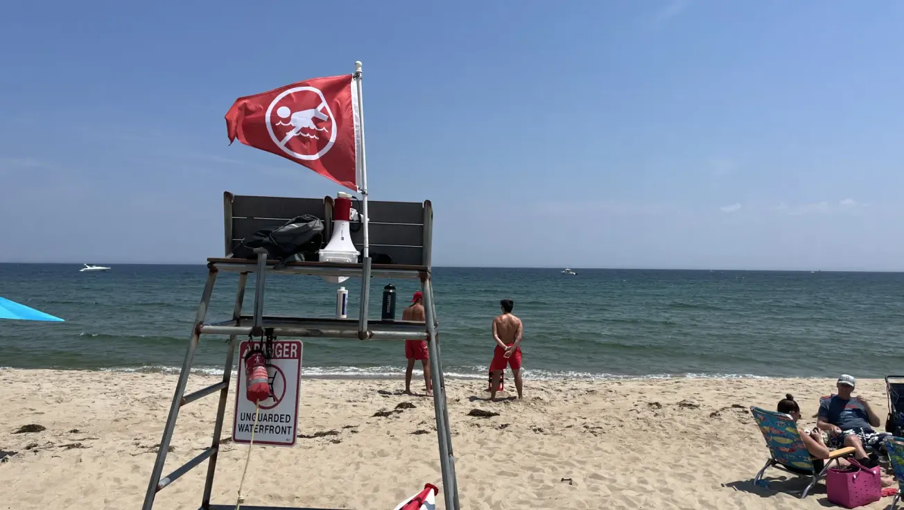 La mayoría de las playas de la Costa Norte reabren tras una ruptura de alcantarillado en Haverhill