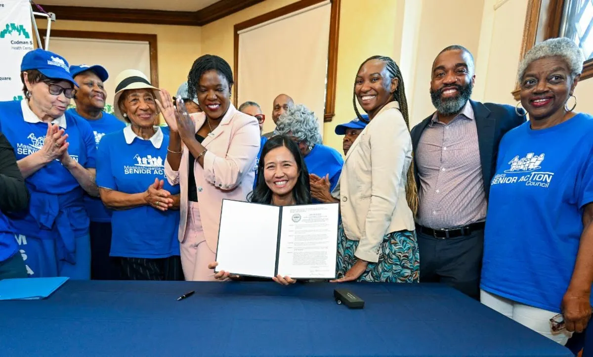 Boston ajustará cada año la exención de impuestos para dueños de vivienda mayores de 65 años