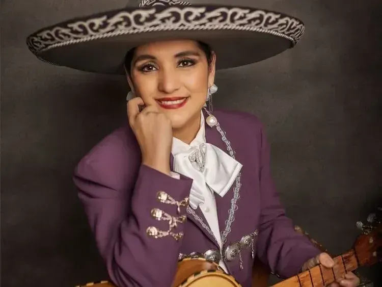 Verónica Robles lleva el mariachi al escenario internacional de Silkroad