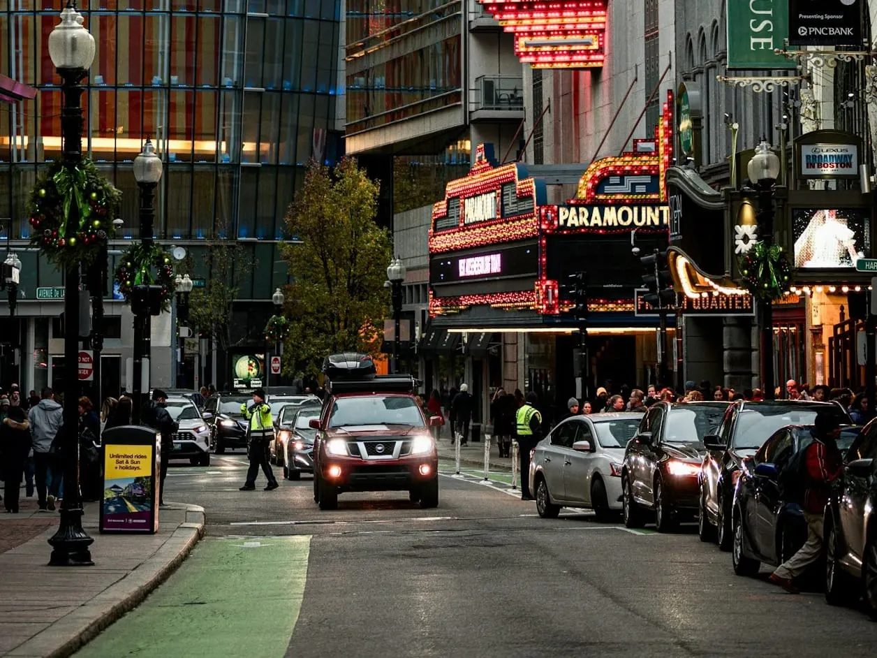 ICE busca rentar 249 espacios de estacionamiento en el downtown de Boston