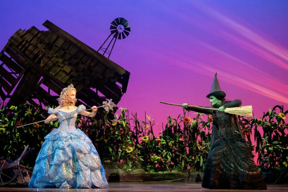 El show de Broadway Wicked regresa mañana a Boston y hay boletos de $30 para estudiantes