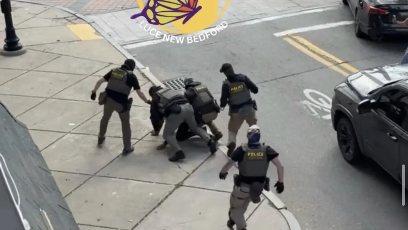 Inmigrantes y abogados describen unos días "caóticos" de detenciones de ICE en la costa sur