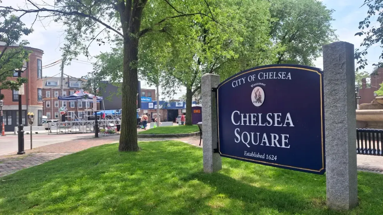 Chelsea Square proyectará gratis el partido entre los Red Sox y los Rangers este martes