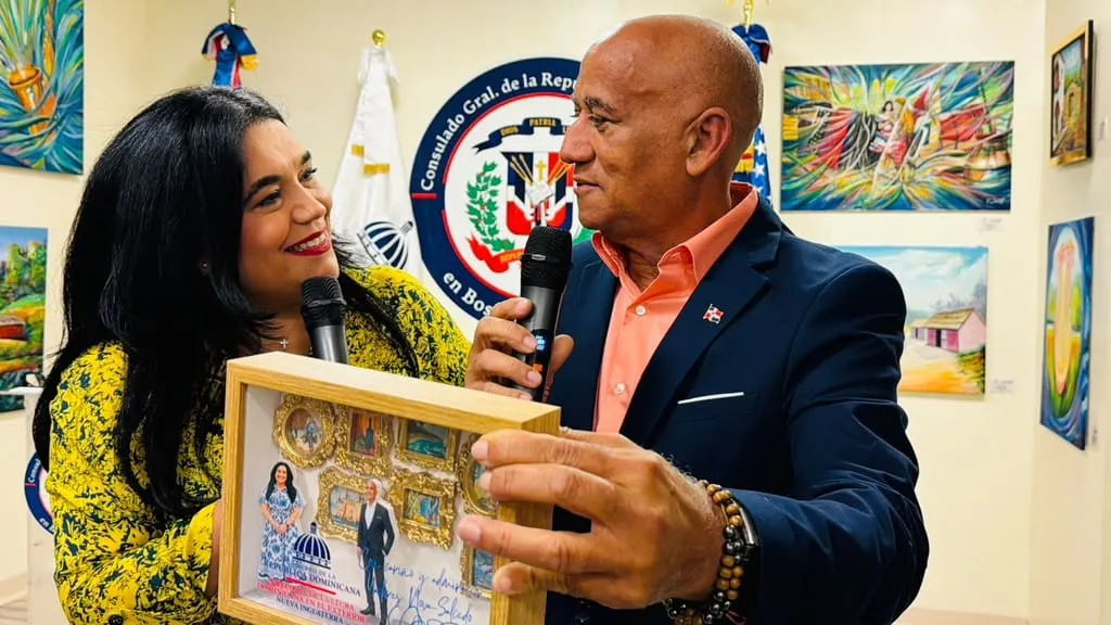 Las obras de la exhibición "Expresiones del Caribe" del dominicano Carlos Suero Terrero seguirán a la venta en Boston