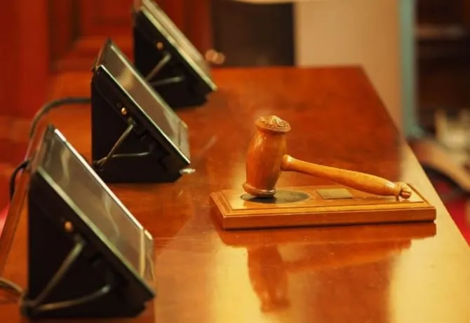 Hermanos capturados tras un intento de robo de $200,000 en un banco de Boston