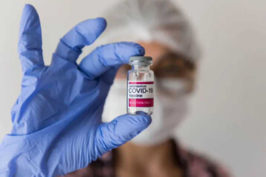 COVID-19 en la India crea turbulencias en suministro de vacunas