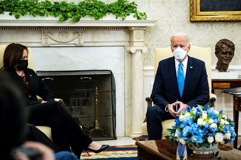 DISCUSIÓN. El viernes Biden invitó a líderes locales republicanos a la Casa Blanca para discutir el plan de alivio. | Foto: E