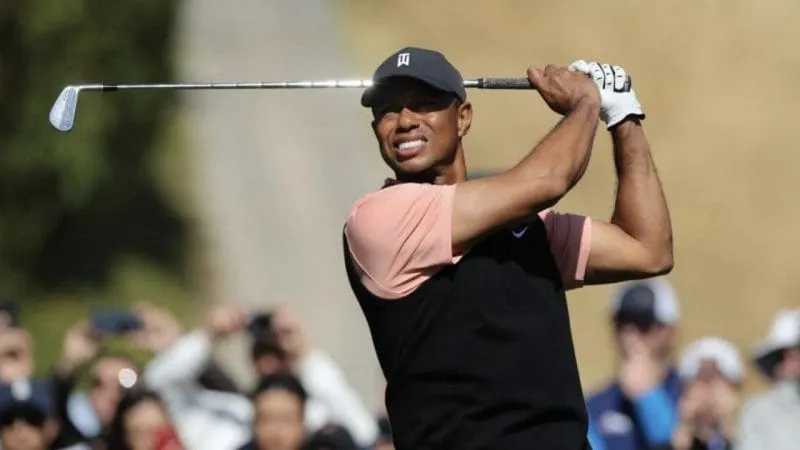 Tiger Woods sufrió múltiples lesiones en las piernas en un accidente automovilístico