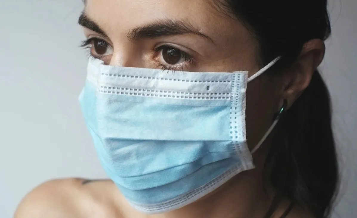 Los CDC ordenan el uso de mascarillas en el transporte público