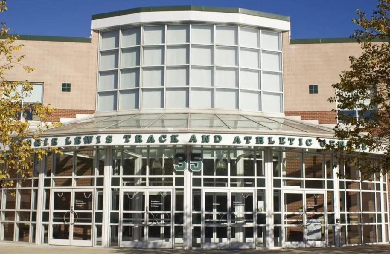 Reggie Lewis Center abrirá como centro de vacunación masiva contra COVID-19