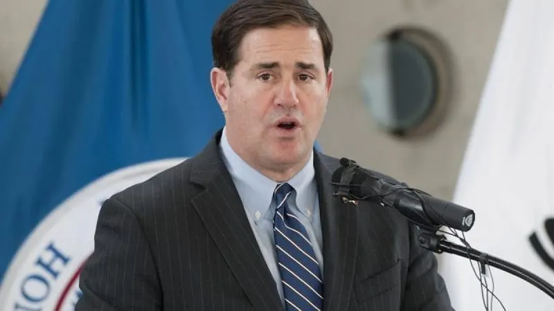 Departamento del Tesoro advierte sobre programas anti-cubrebocas en escuelas de Arizona