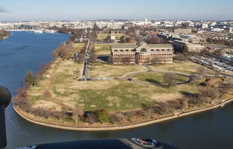 Funcionarios de inteligencia revelan amenaza de Irán contra base militar en Washington DC