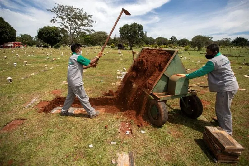 OMS advierte sobre aumento global de muertes por COVID-19