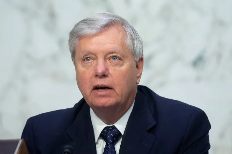 Senador Lindsey Graham dijo que necesita su AR-15 para defenderse