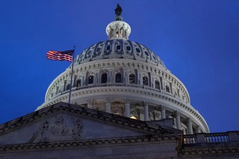 Legisladores demócratas presionan al Senado por el proyecto de ley sobre armas