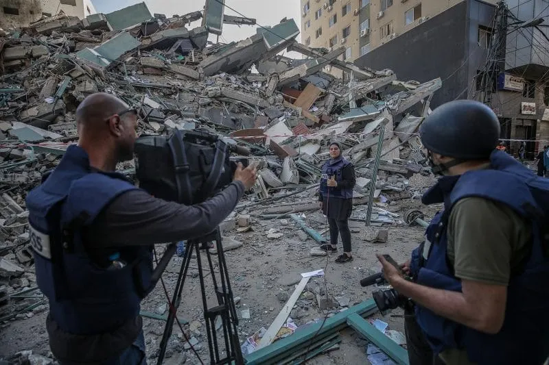 La Casa Blanca considera primordial la seguridad de periodistas tras bombardeo a edificio en Gaza