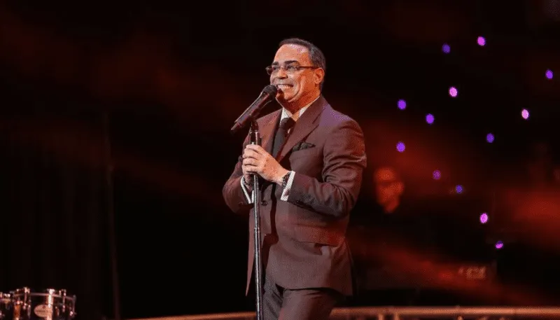 Gilberto Santa Rosa cantará en el partido de hoy de los Red Sox