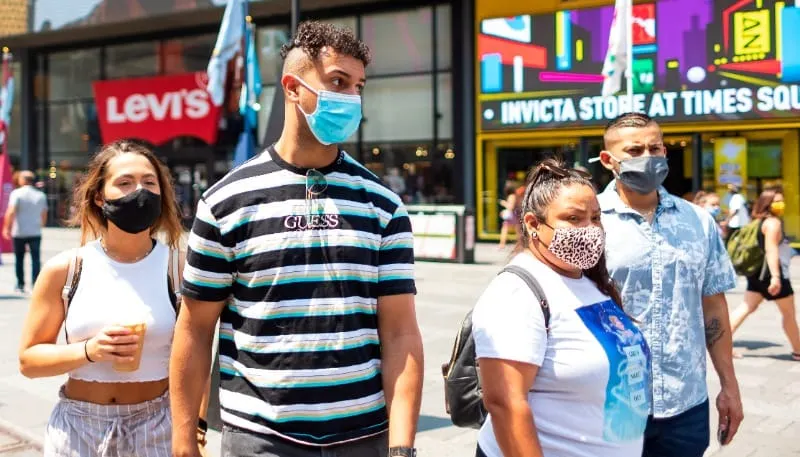 Encuesta: Crece la ansiedad entre los estadounidenses a medida que aumentan los casos de COVID-19