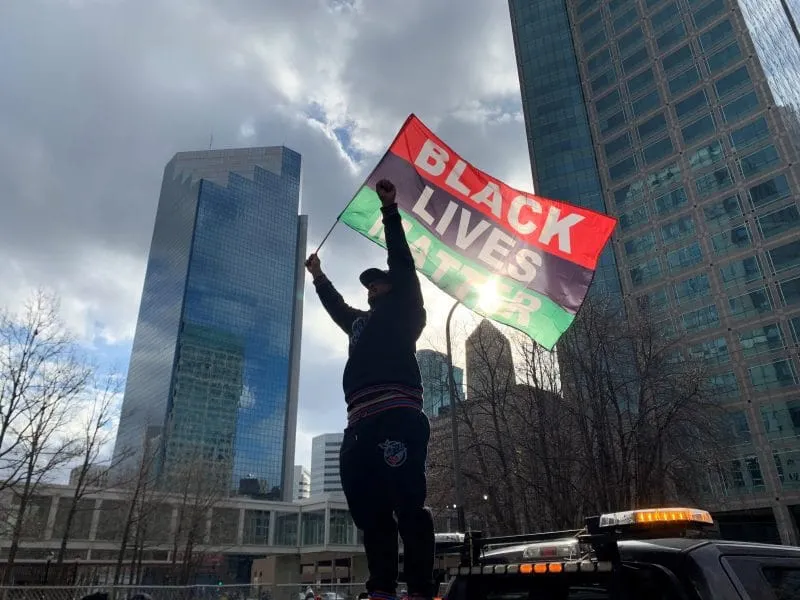 Los delitos de odio aumentan al nivel más alto en 12 años, según el FBI