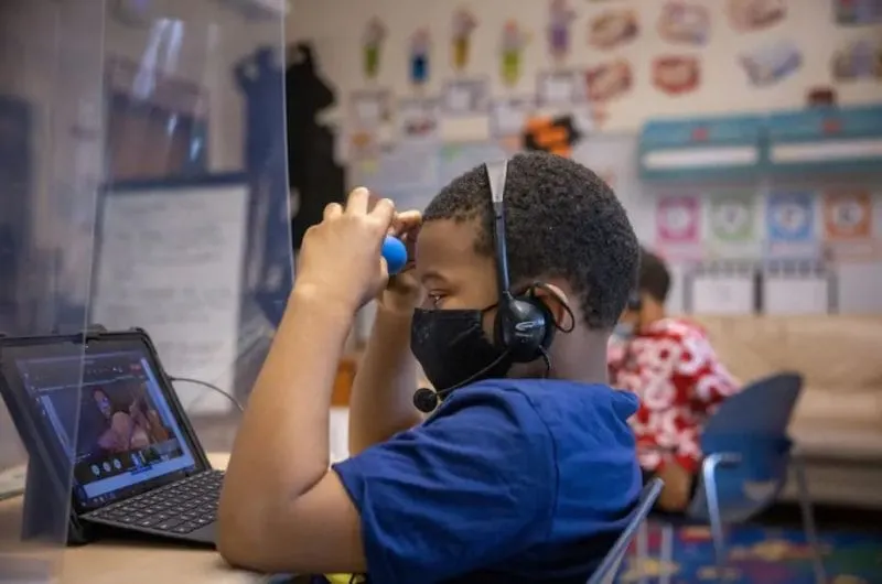 Juez rechaza intento de padres de Minnesota de imponer el mandato de cubrebocas en las escuelas