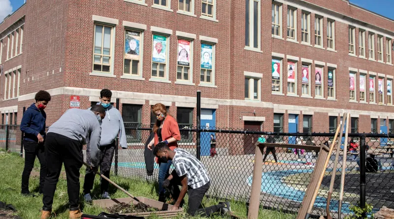 Caen los casos de coronavirus en escuelas de Massachusetts