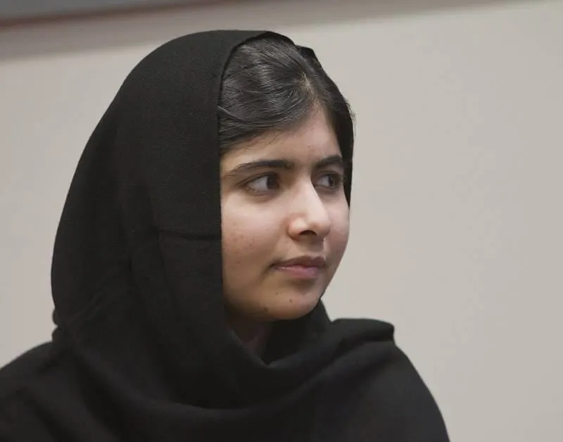 Malala Yousafzai dice que Biden tiene una «enorme responsabilidad» con las mujeres afganas
