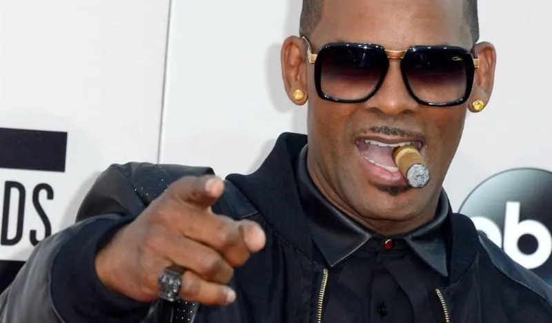 Declaran culpable al cantante R. Kelly por tráfico sexual y extorsión