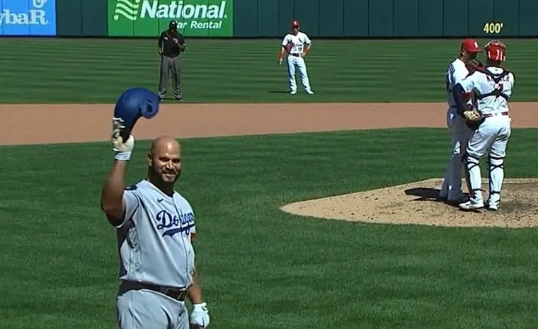 ¿Regresará el gran Albert Pujols para buscar los 700 cuadrangulares?