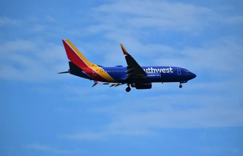 Southwest Airlines registra cancelaciones y retrasos de vuelos por cuarto día consecutivo