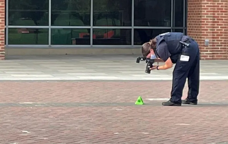 Mujer le disparó a otra e intentó quitarse la vida frente a la policía en Washington DC