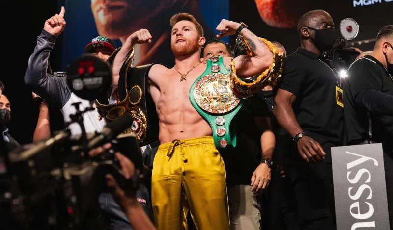 Canelo noquea a Plant y se mete en los libros de historia del boxeo