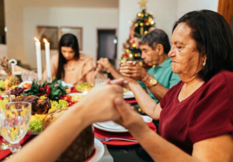 En Thanksgiving, los latinos son los que más agradecen por su «destino»