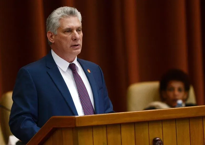 Cubanos con doble nacionalidad podrán ser funcionarios del régimen
