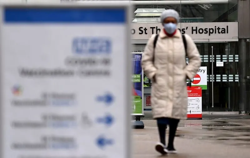 Ómicron ocasiona pico de contagios en todo el mundo