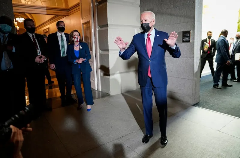 Cuidado, Biden: No Necesitamos Otro Chapulín Colorado o Bad Bunny