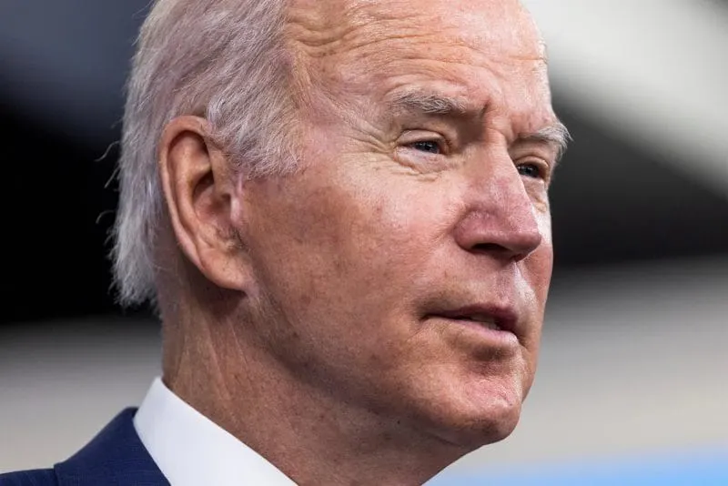 Biden pone fecha para levantar restricciones de vuelo a países africanos