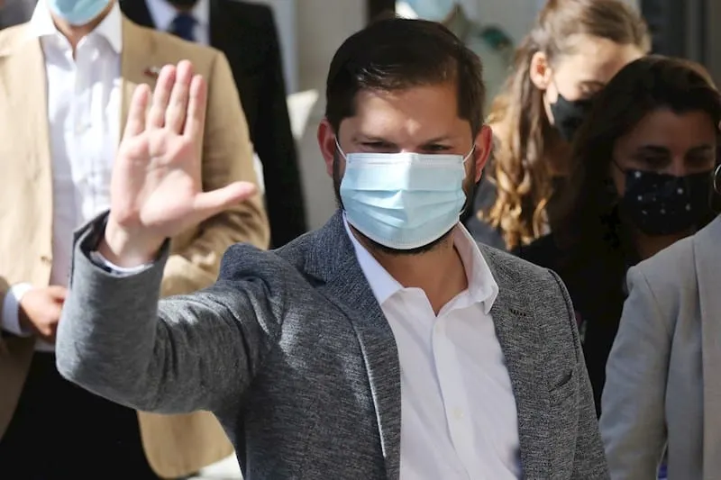 Biden dice que triunfo de izquierdista Boric en Chile es un "poderoso ejemplo" para el mundo